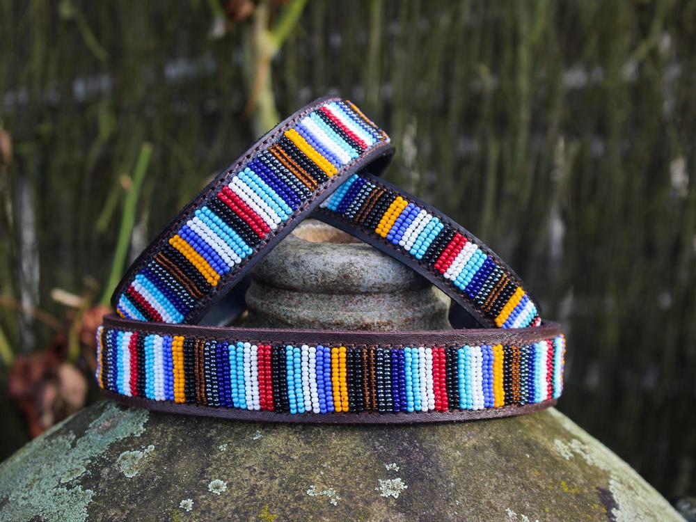 CORAL beaded dog collar - detail