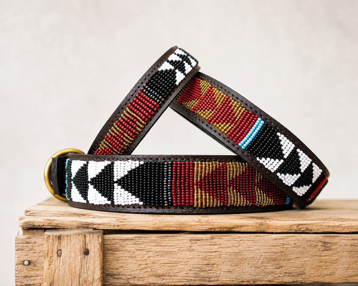 EL PASO beaded dog collar by COLLART on wooden crate